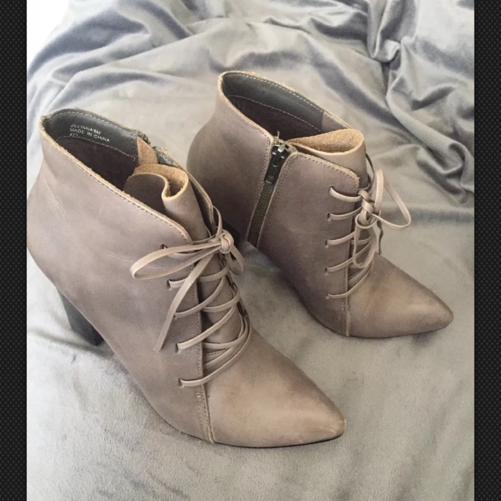 Steve Madden Lace up Grey Booties